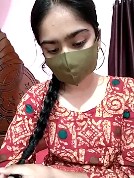 Snapshot of Arisha- chatting on 10-25-25, 08:58 Arisha- online show from 10-25-25, 08:58
