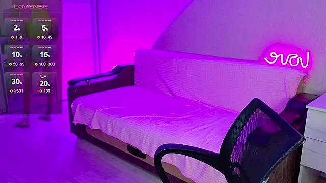 School Love online show from 12-06-24, 01:11