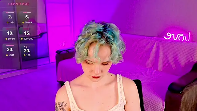 School Love online show from 03-10-25, 01:10