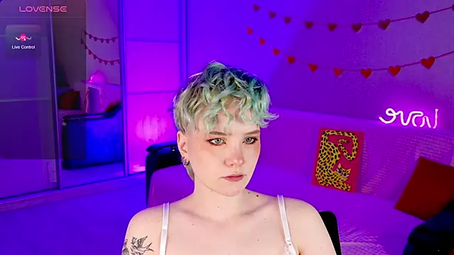 School Love online show from 03-16-25, 01:06