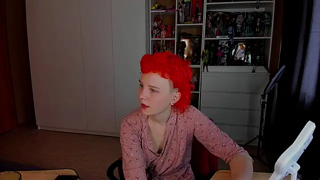 School Love online show from 05-26-26, 07:15