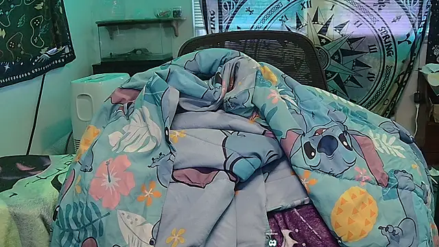 Snapshot of bigcocksmallmouth1 chatting on 03-01-25, 01:29 bigcocksmallmouth1 online show from 03-01-25, 01:29