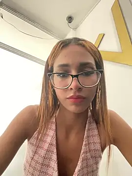 Snapshot of Litlle_channel2 chatting on 10-23-25, 11:53 Litlle channel2 online show from 10-23-25, 11:53