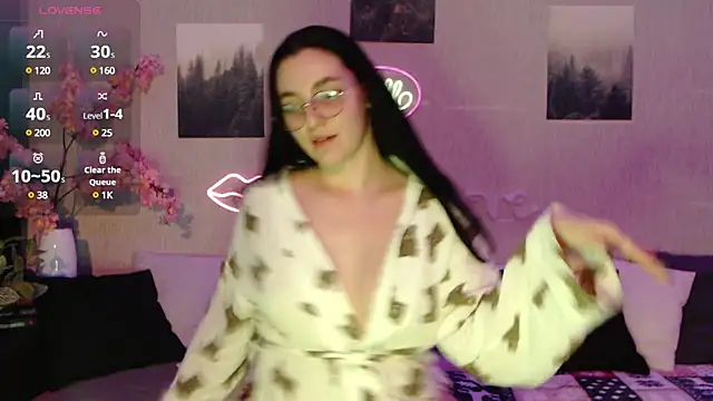 Fluffy Tiffy online show from 01-12-25, 06:28