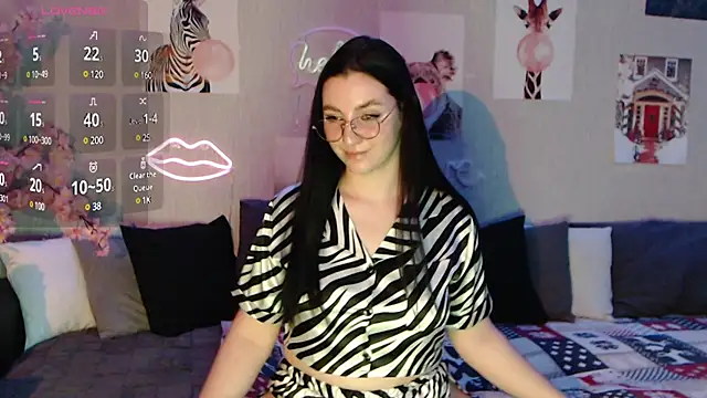 Fluffy Tiffy online show from 02-04-25, 05:10