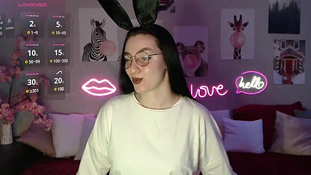 Fluffy Tiffy online show from 02-13-25, 12:57