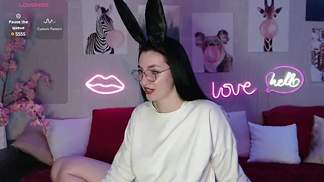 Fluffy Tiffy online show from 02-13-25, 07:03