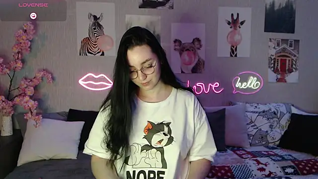 Fluffy Tiffy online show from 02-17-25, 01:58