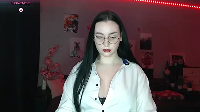 Fluffy Tiffy online show from 03-19-25, 12:59