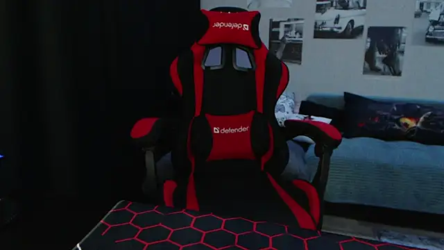 Fluffy Tiffy online show from 10-02-25, 12:17