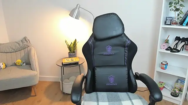  BellaEvans  online show from 03-03-25, 05:42