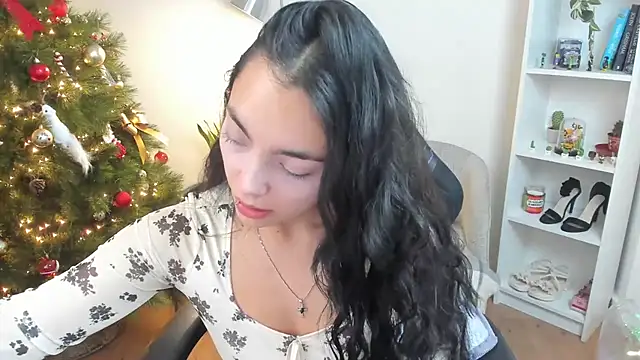  BellaEvans  online show from 12-04-25, 05:50