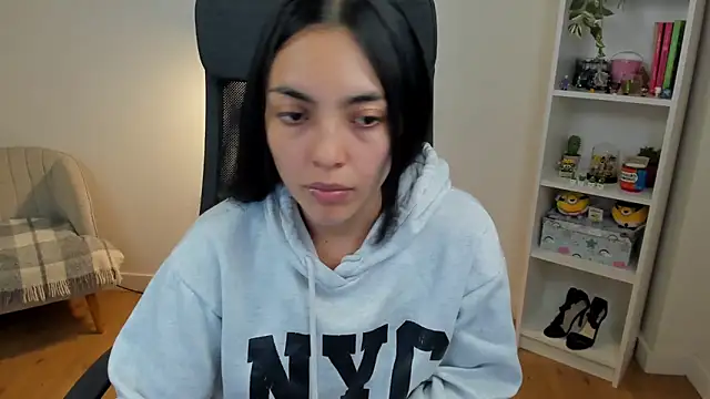  BellaEvans  online show from 06-12-26, 04:33