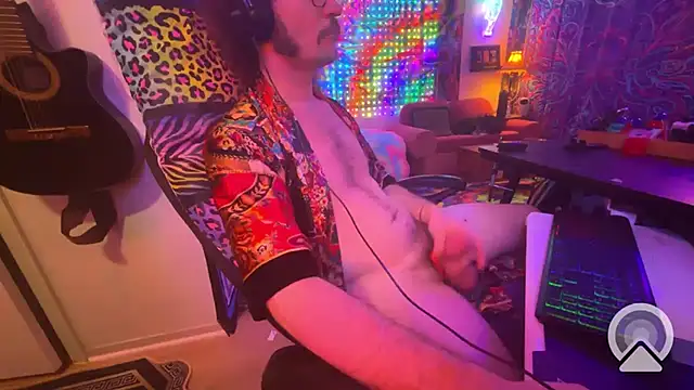 Snapshot of HippieBWC4U chatting on 03-19-25, 02:46 HippieBWC4U online show from 03-19-25, 02:46