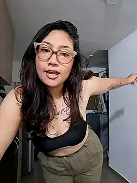 Mia Ruiz online show from 01-28-25, 03:36