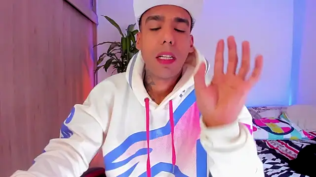 aldrinwhite online show from 04-06-26, 05:36