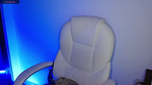 Snapshot of cloe_fox chatting on 03-19-25, 05:30 cloe fox online show from 03-19-25, 05:30