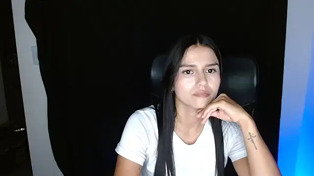 Snapshot of cloe_fox chatting on 10-02-25, 12:39 cloe fox online show from 10-02-25, 12:39