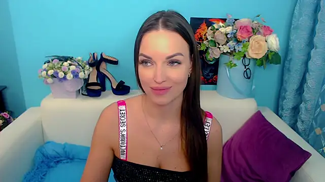 Snapshot of LindaaLu chatting on 12-11-24, 08:04 LindaaLu online show from 12-11-24, 08:04