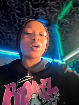 Melany Williams online show from 10-18-25, 01:12