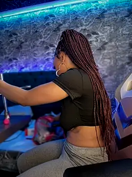 Melany Williams online show from 10-22-25, 01:00