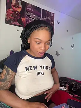 Melany Williams online show from 06-15-26, 03:25