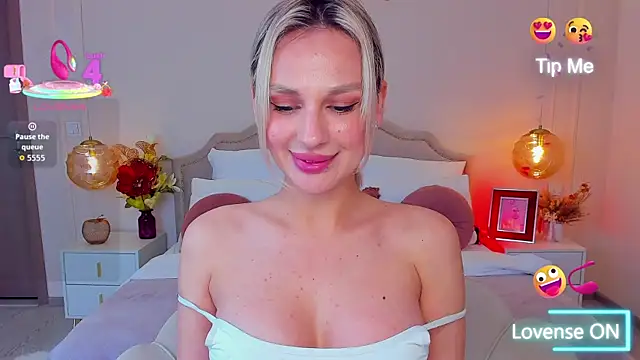 Snapshot of MissLoou chatting on 05-15-26, 05:14 MissLoou online show from 05-15-26, 05:14