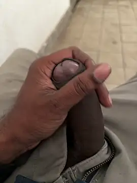 Snapshot of A-mira chatting on 09-13-25, 09:09 A-mira online show from 09-13-25, 09:09