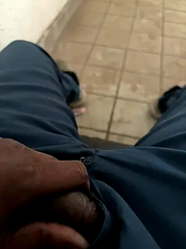 Snapshot of A-mira chatting on 10-30-25, 09:33 A-mira online show from 10-30-25, 09:33