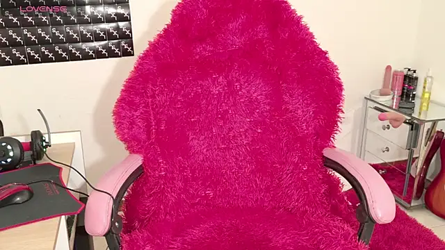 RoxaneEvans  online show from 10-24-25, 06:26