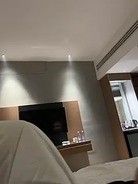 Snapshot of AHL756 chatting on 10-26-25, 01:28 AHL756 online show from 10-26-25, 01:28