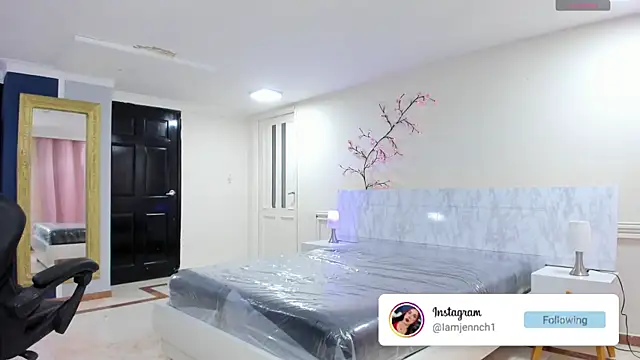 charolbruce 1 online show from 04-25-26, 11:46