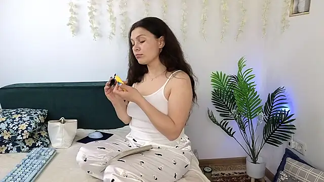 MadameDeFeu online show from 04-28-26, 05:45