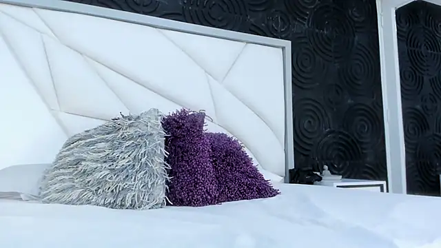 Snapshot of AbigailWilliams_ chatting on 10-16-25, 11:22 AbigailWilliams online show from 10-16-25, 11:22