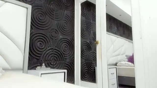 Snapshot of AbigailWilliams_ chatting on 10-25-25, 01:07 AbigailWilliams online show from 10-25-25, 01:07