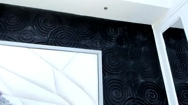 Snapshot of AbigailWilliams_ chatting on 11-12-25, 11:10 AbigailWilliams online show from 11-12-25, 11:10