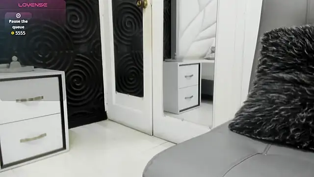 Snapshot of AbigailWilliams_ chatting on 12-19-25, 01:07 AbigailWilliams online show from 12-19-25, 01:07