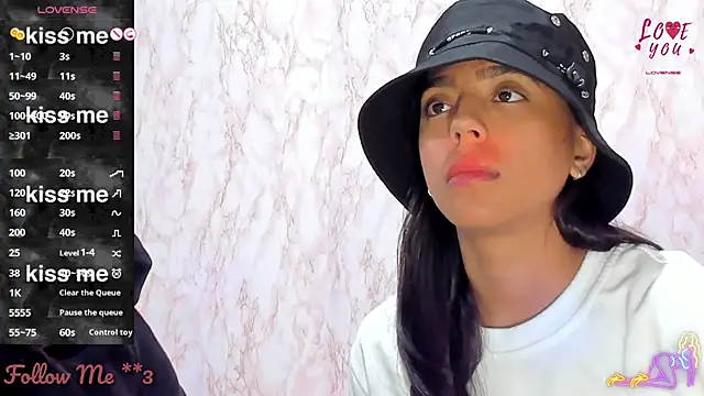 BarbieHotLaura online show from 01-11-25, 11:35