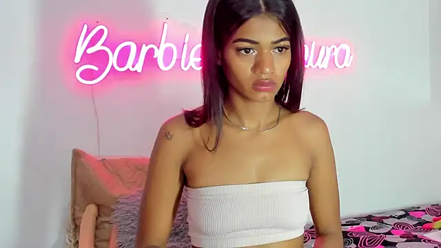 BarbieHotLaura online show from 09-20-25, 03:02