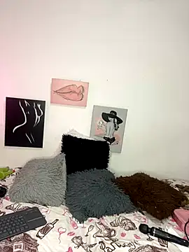 BarbieHotLaura online show from 11-29-25, 02:58