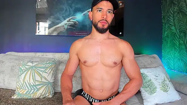 Crhis N Derek online show from 03-11-25, 06:41