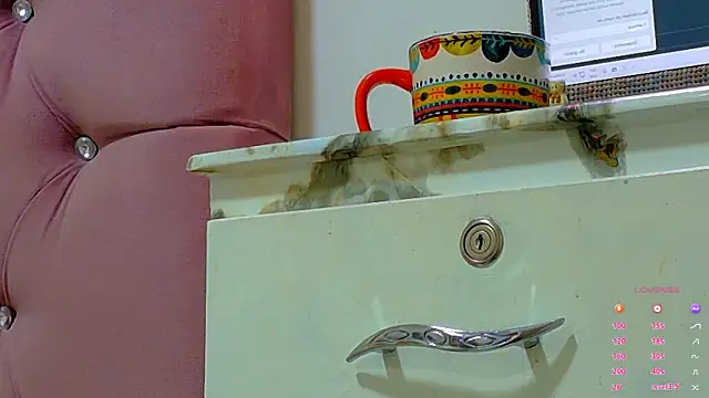 Snapshot of Gaby_Vegaa chatting on 09-22-25, 05:42 Gaby Vegaa online show from 09-22-25, 05:42