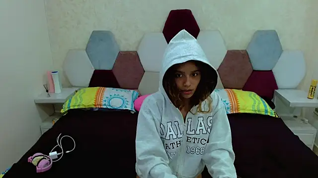 Snapshot of charlotte_0309 chatting on 03-06-25, 04:08 charlotte 0309 online show from 03-06-25, 04:08