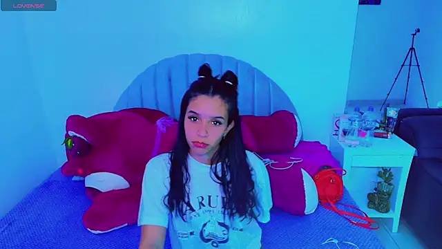 Snapshot of charlotte_0309 chatting on 10-23-25, 06:23 charlotte 0309 online show from 10-23-25, 06:23