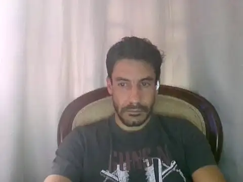 Snapshot of elkike1980 chatting on 05-11-26, 04:48 elkike1980 online show from 05-11-26, 04:48