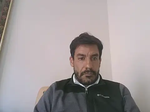 Snapshot of elkike1980 chatting on 05-20-26, 01:50 elkike1980 online show from 05-20-26, 01:50