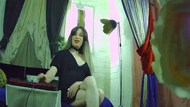 Snapshot of Mary_Loon chatting on 11-03-25, 10:27 Mary Loon online show from 11-03-25, 10:27