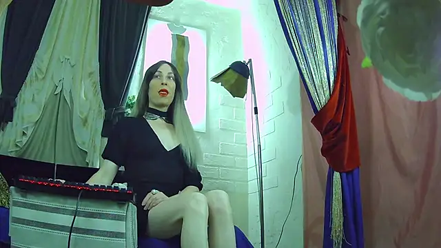 Snapshot of Mary_Loon chatting on 11-11-25, 04:56 Mary Loon online show from 11-11-25, 04:56