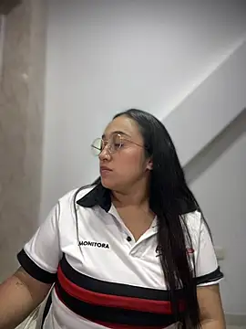 Snapshot of cata_megan chatting on 02-21-25, 07:45 cata megan online show from 02-21-25, 07:45