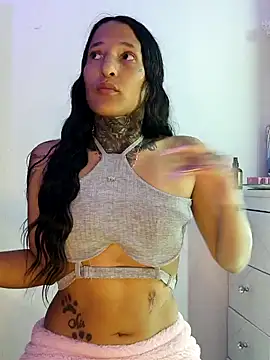 Snapshot of Nicole420squirt chatting on 02-05-25, 05:20 Nicole420squirt online show from 02-05-25, 05:20